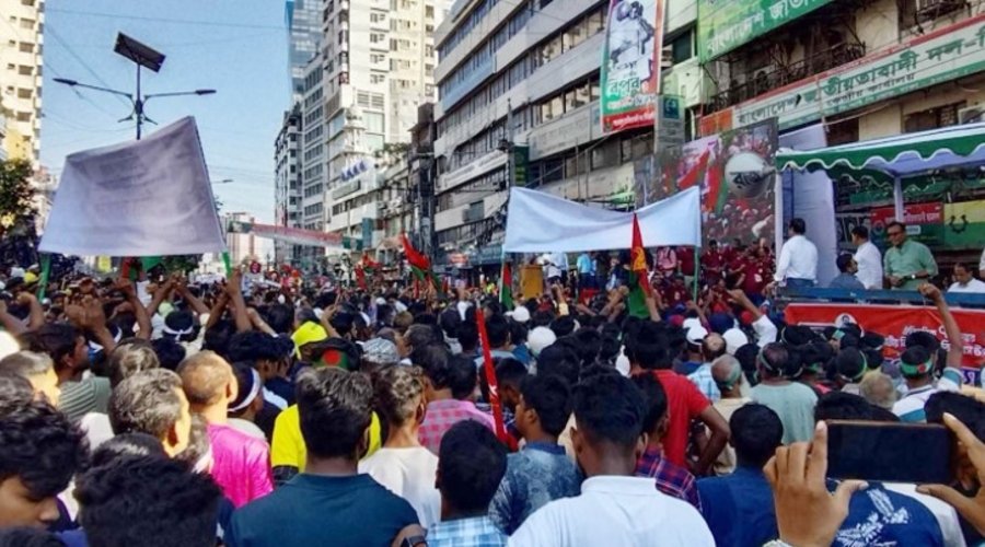 শোভাযাত্রায় অংশ নিতে নয়াপল্টনে বিএনপি কর্মীদের স্রোত